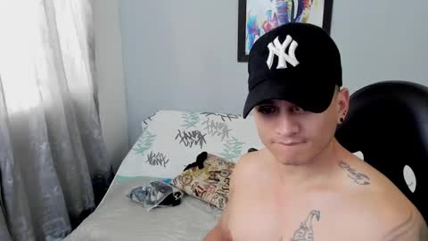 Snapshot of mikke_love chatting on 02-19-25, 03:16 MIKKE online show from 02-19-25, 03:16