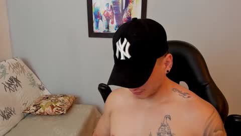 Snapshot of mikke_love chatting on 03-11-25, 02:18 MIKKE online show from 03-11-25, 02:18