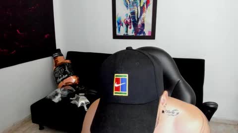 Snapshot of mikke_love chatting on 09-18-25, 02:08 MIKKE online show from 09-18-25, 02:08