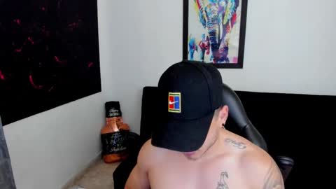 Snapshot of mikke_love chatting on 09-27-25, 02:00 MIKKE online show from 09-27-25, 02:00