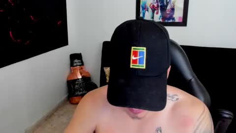 Snapshot of mikke_love chatting on 09-28-25, 02:11 MIKKE online show from 09-28-25, 02:11