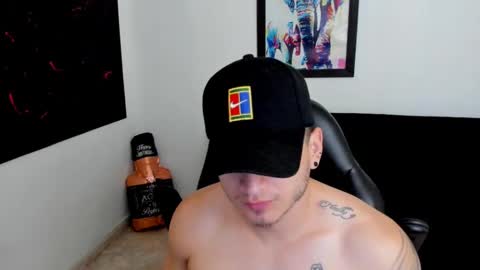 Snapshot of mikke_love chatting on 10-01-25, 01:17 MIKKE online show from 10-01-25, 01:17