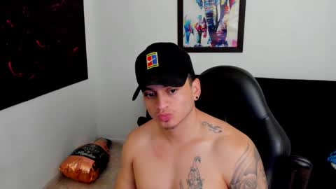 Snapshot of mikke_love chatting on 10-10-25, 02:27 MIKKE online show from 10-10-25, 02:27