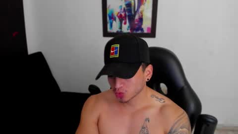 Snapshot of mikke_love chatting on 10-13-25, 03:23 MIKKE online show from 10-13-25, 03:23