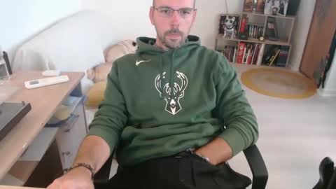 Snapshot of mikmik91 chatting on 09-23-25, 08:39 mikmik91 online show from 09-23-25, 08:39