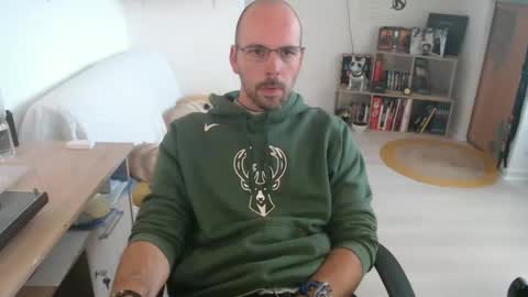 Snapshot of mikmik91 chatting on 09-24-25, 09:45 mikmik91 online show from 09-24-25, 09:45