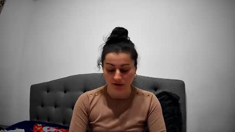 Snapshot of mikyloveu chatting on 12-14-24, 04:09 Mikyloveu online show from 12-14-24, 04:09