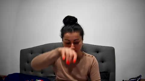 Snapshot of mikyloveu chatting on 12-14-24, 07:14 Mikyloveu online show from 12-14-24, 07:14