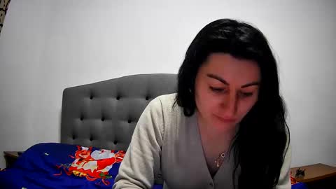 Snapshot of mikyloveu chatting on 12-18-24, 05:21 Mikyloveu online show from 12-18-24, 05:21