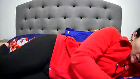 Snapshot of mikyloveu chatting on 12-29-24, 06:38 Mikyloveu online show from 12-29-24, 06:38