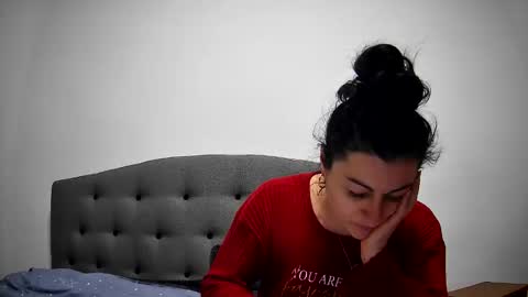 Snapshot of mikyloveu chatting on 02-05-25, 04:14 Mikyloveu online show from 02-05-25, 04:14