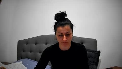 Snapshot of mikyloveu chatting on 02-10-25, 04:47 Mikyloveu online show from 02-10-25, 04:47