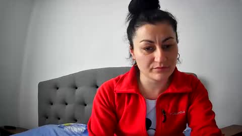 Snapshot of mikyloveu chatting on 02-27-25, 02:21 Mikyloveu online show from 02-27-25, 02:21