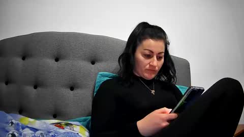 Snapshot of mikyloveu chatting on 02-28-25, 04:31 Mikyloveu online show from 02-28-25, 04:31