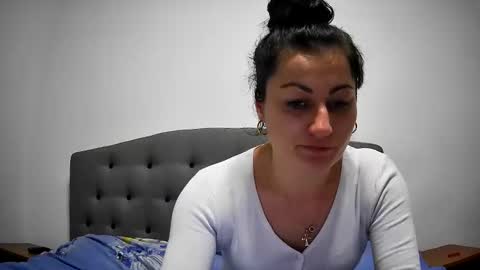 Snapshot of mikyloveu chatting on 03-03-25, 06:12 Mikyloveu online show from 03-03-25, 06:12