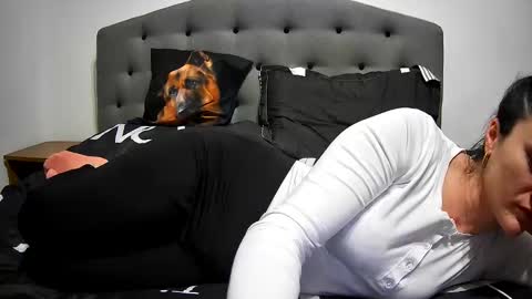 Snapshot of mikyloveu chatting on 03-11-25, 06:30 Mikyloveu online show from 03-11-25, 06:30