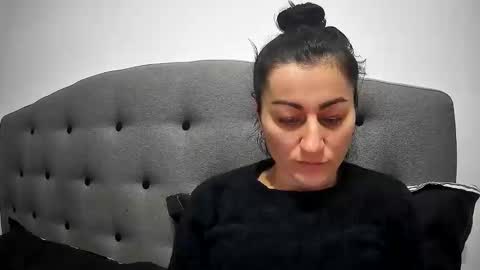 Snapshot of mikyloveu chatting on 12-22-25, 04:37 Mikyloveu online show from 12-22-25, 04:37