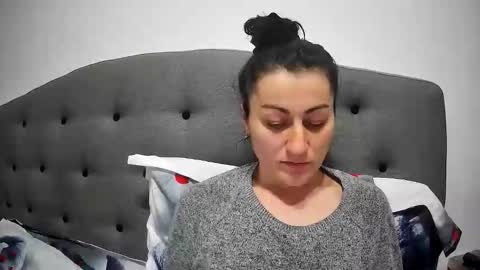 Snapshot of mikyloveu chatting on 01-06-26, 03:38 Mikyloveu online show from 01-06-26, 03:38