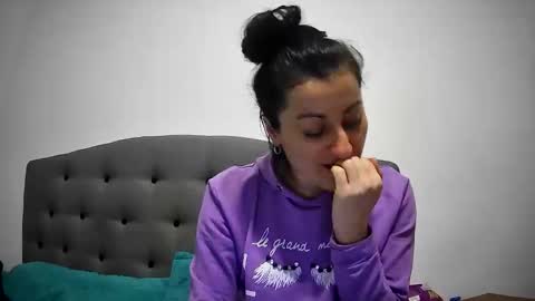 Snapshot of mikyloveu chatting on 01-16-26, 04:33 Mikyloveu online show from 01-16-26, 04:33