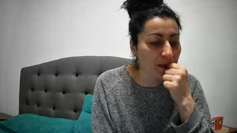 Snapshot of mikyloveu chatting on 02-05-26, 03:05 Mikyloveu online show from 02-05-26, 03:05