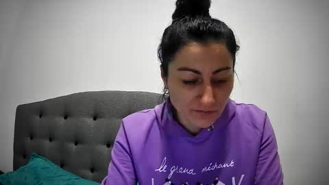 Snapshot of mikyloveu chatting on 02-06-26, 05:16 Mikyloveu online show from 02-06-26, 05:16