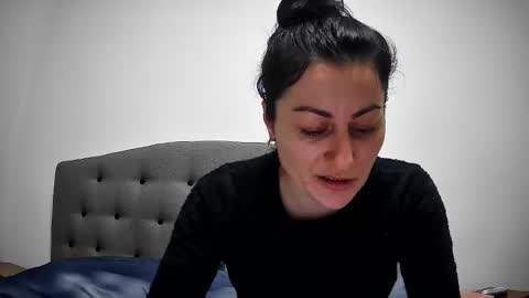 Snapshot of mikyloveu chatting on 02-19-26, 04:36 Mikyloveu online show from 02-19-26, 04:36