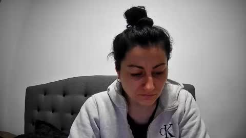 Snapshot of mikyloveu chatting on 02-23-26, 05:21 Mikyloveu online show from 02-23-26, 05:21