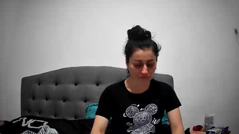 Snapshot of mikyloveu chatting on 03-09-26, 05:39 Mikyloveu online show from 03-09-26, 05:39