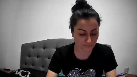 Snapshot of mikyloveu chatting on 03-12-26, 05:19 Mikyloveu online show from 03-12-26, 05:19