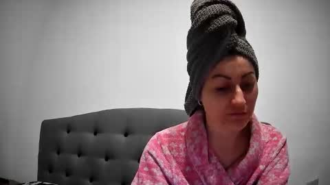 Snapshot of mikyloveu chatting on 03-14-26, 04:56 Mikyloveu online show from 03-14-26, 04:56