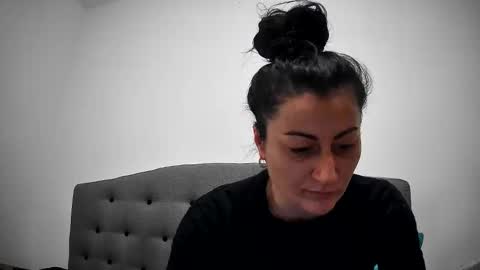 Snapshot of mikyloveu chatting on 03-15-26, 03:40 Mikyloveu online show from 03-15-26, 03:40