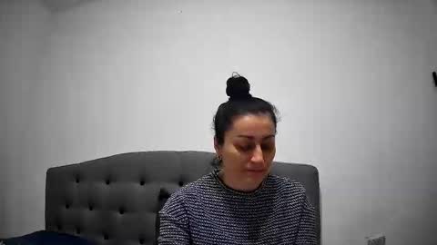 Snapshot of mikyloveu chatting on 03-17-26, 04:43 Mikyloveu online show from 03-17-26, 04:43