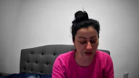 Snapshot of mikyloveu chatting on 03-20-26, 04:12 Mikyloveu online show from 03-20-26, 04:12