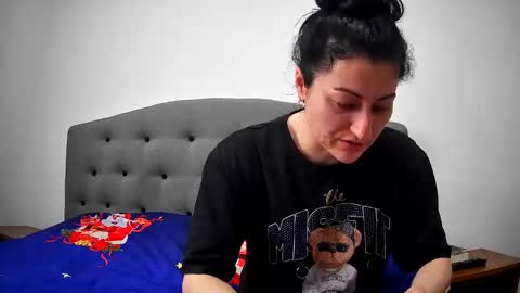 Snapshot of mikyloveu chatting on 04-03-26, 03:10 Mikyloveu online show from 04-03-26, 03:10