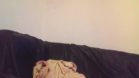 Snapshot of mikyzazo chatting on 11-19-25, 05:29 Miky Zazo online show from 11-19-25, 05:29