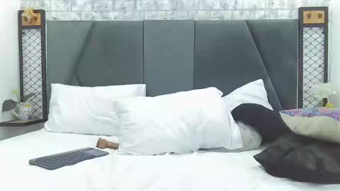 mila_adamss online show from 02-12-25, 02:21