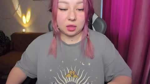 Mila shy sensual person  online show from 11-30-25, 09:02