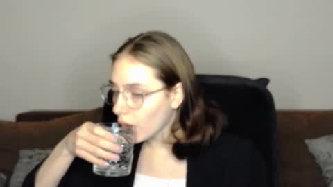 mila_keyy online show from 12-13-25, 08:58