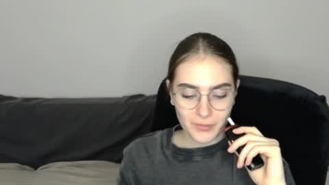 Snapshot of mila_keyy chatting on 04-21-26, 09:50 mila_keyy online show from 04-21-26, 09:50
