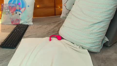 Milena  online show from 03-01-25, 09:18