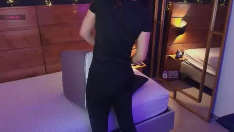 Snapshot of mila_kiitty chatting on 06-27-26, 11:15 Milena online show from 06-27-26, 11:15