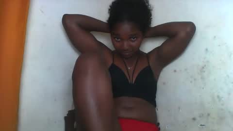 mila_lunah online show from 03-11-26, 06:25