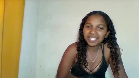 mila_lunah online show from 04-23-26, 12:29