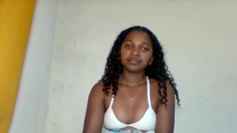 mila_lunah online show from 04-26-26, 06:27