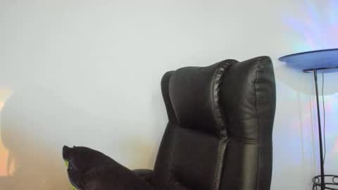 Snapshot of mila_paramo chatting on 10-21-25, 01:28 Camila online show from 10-21-25, 01:28