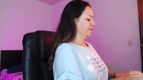 Snapshot of mila_phoenix chatting on 11-25-25, 10:26 mila_phoenix online show from 11-25-25, 10:26