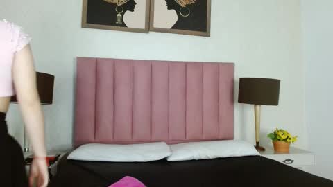 Snapshot of milaa_01 chatting on 03-12-26, 11:27 milaa_01 online show from 03-12-26, 11:27