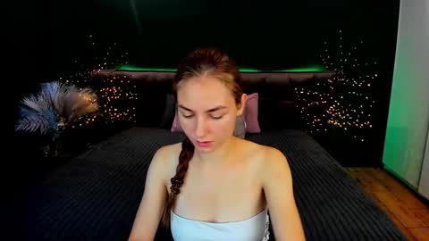 Milla online show from 09-21-25, 05:42