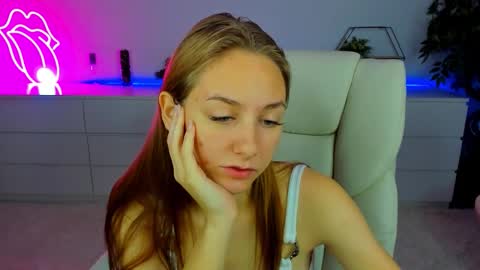 Milla online show from 10-21-25, 05:41