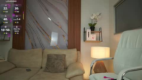 milacrave online show from 10-11-25, 11:42